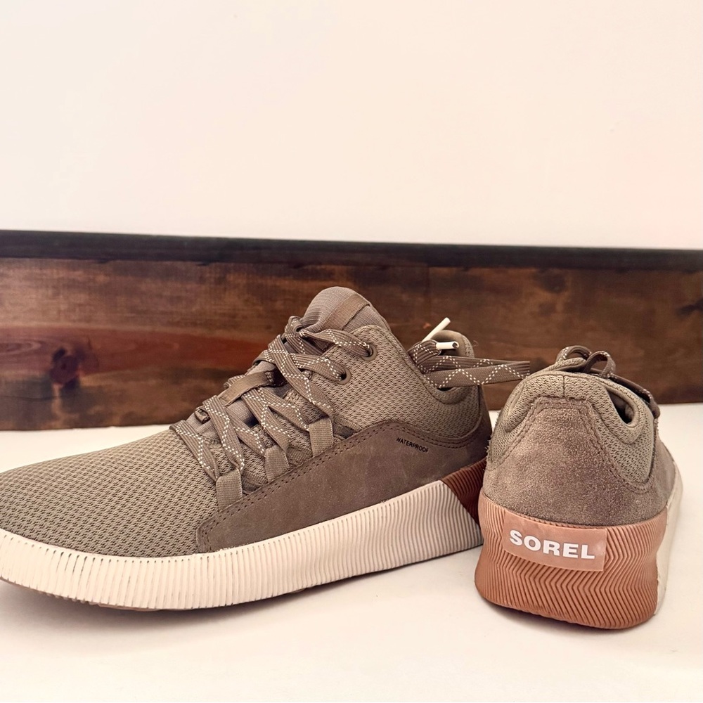 Sorel Out N About Plus Waterproof Sneakers Women’s 7.5 Olive Green Mesh & Suede